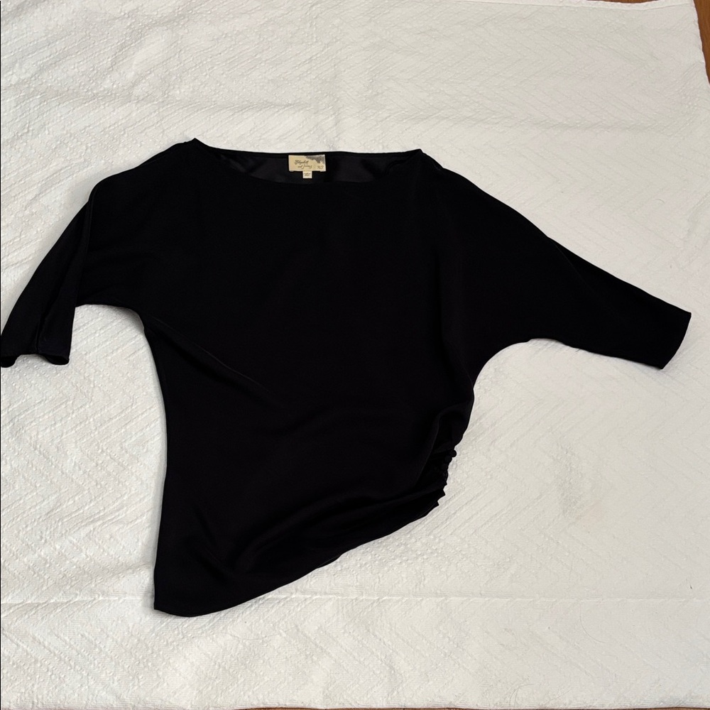 Elizabeth and James asymmetric black tunic
XS